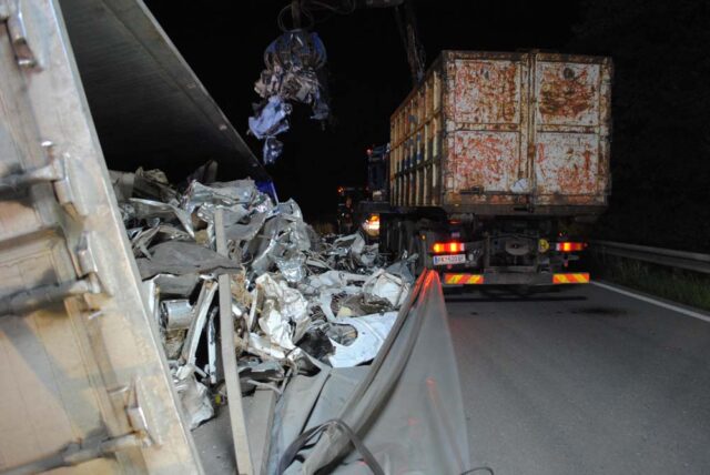 040 - A14, Auffahrt Rankweil - LKW-Sattelzug umgekippt