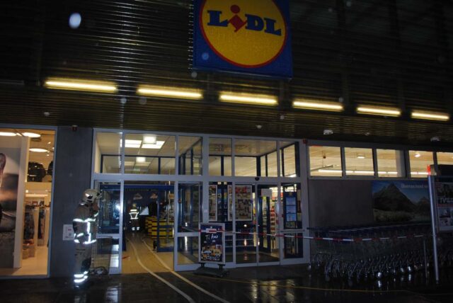 127 - Langgasse 118, Lidl - Wassereintritt vom Dach