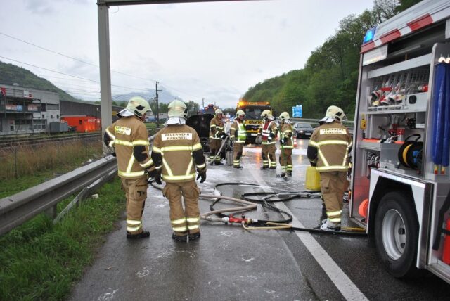 046 - A14, Höhe Ausfahrt Götzis - Fahrzeugbrand