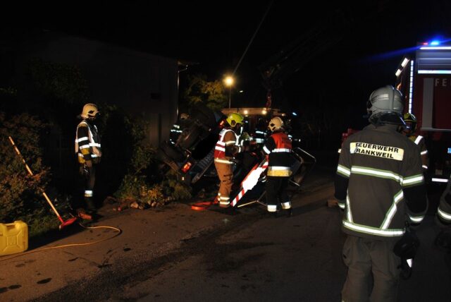 030 - Altenstadt, Heldenstraße - Verkehrsunfall, SRF wird benötigt