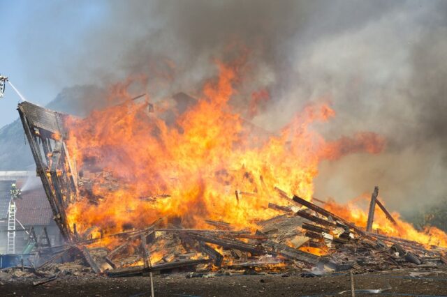 Einsatz 045 - Götzis, nachbarliche Löschhilfe - Brand eines landwirtschaftlichen Objektes