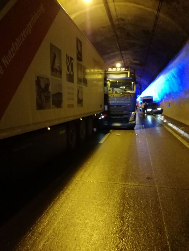 Einsatz 043 - A14, Ambergtunnel - Verkehrsunfall mit mehreren Fahrzeugen