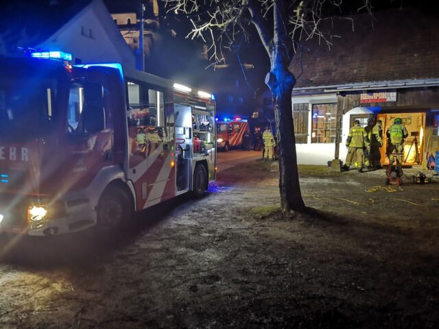 Einsatz 018 - Dr.-Griß-Straße, Schlosser-Ammann-Haus - Kleinbrand im Nebengebäude