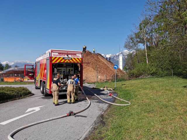 Einsatz 038 - Altenstadt, Leusbündtweg - Anforderung Löschlanzen Heuwehrgerät