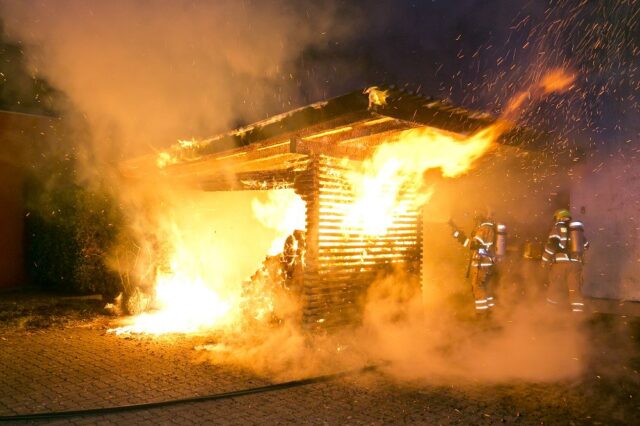 Einsatz 075 - Gotenweg - Brand Nebengebäude bei Wohnhaus