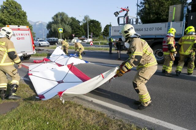 Einsatz 078 - Bundesstraße - Verkehrsunfall, E-Scooter gegen LKW