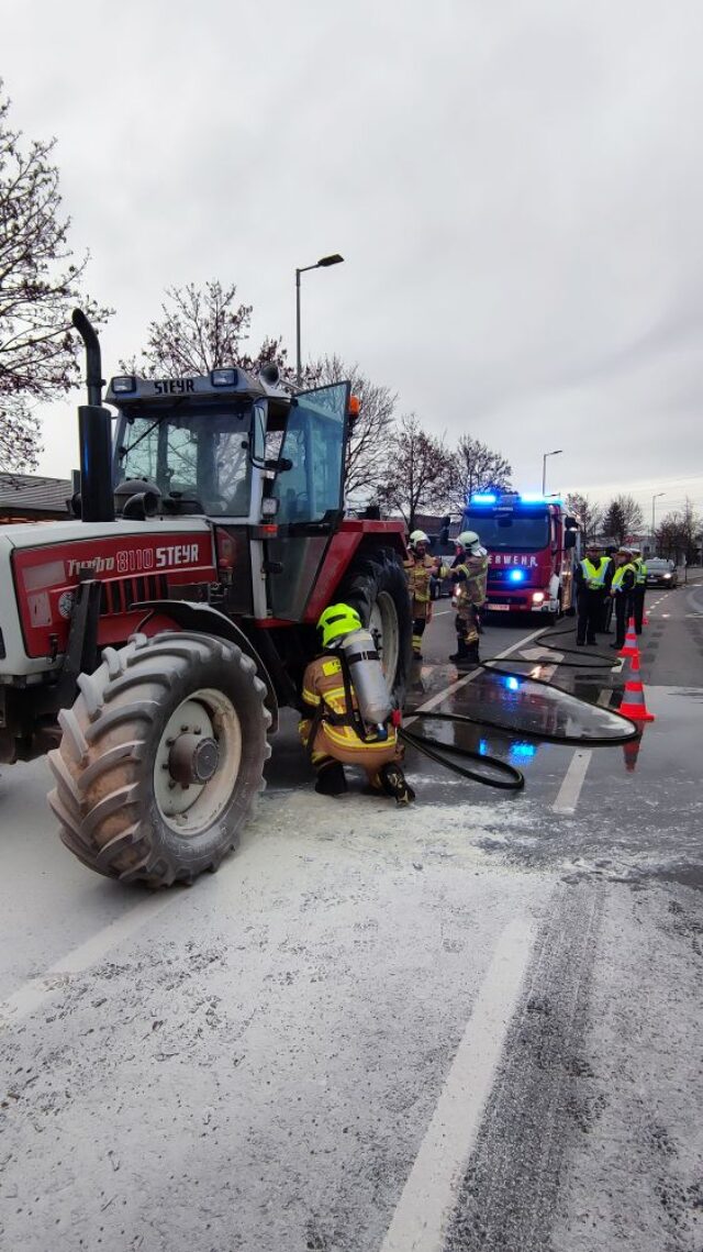 Einsatz 006 - Bundesstraße - Traktorbrand