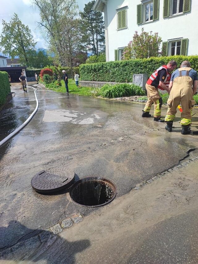 Einsatz 042 - Montfortstraße - Wasserrohrbruch