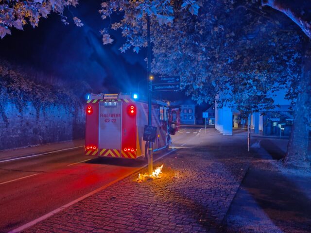 Einsatz 069 - Ringstraße - Brand Zeitungsständer