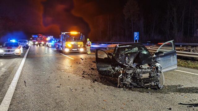 Einsatz 143 - A14D, km 33.2 - VU, PKW gegen Leitplanke