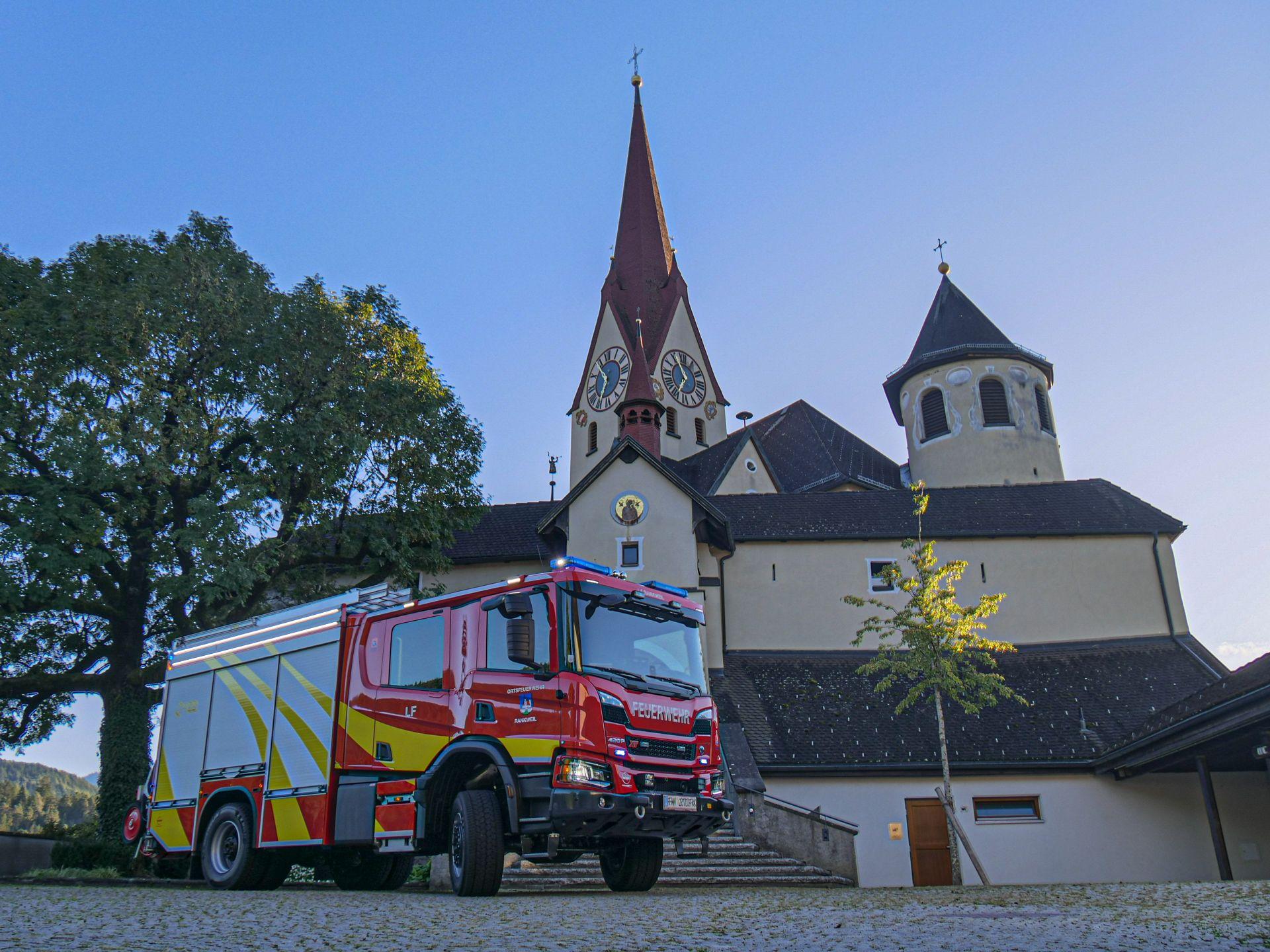 Neues Löschfahrzeug (LF) übernommen